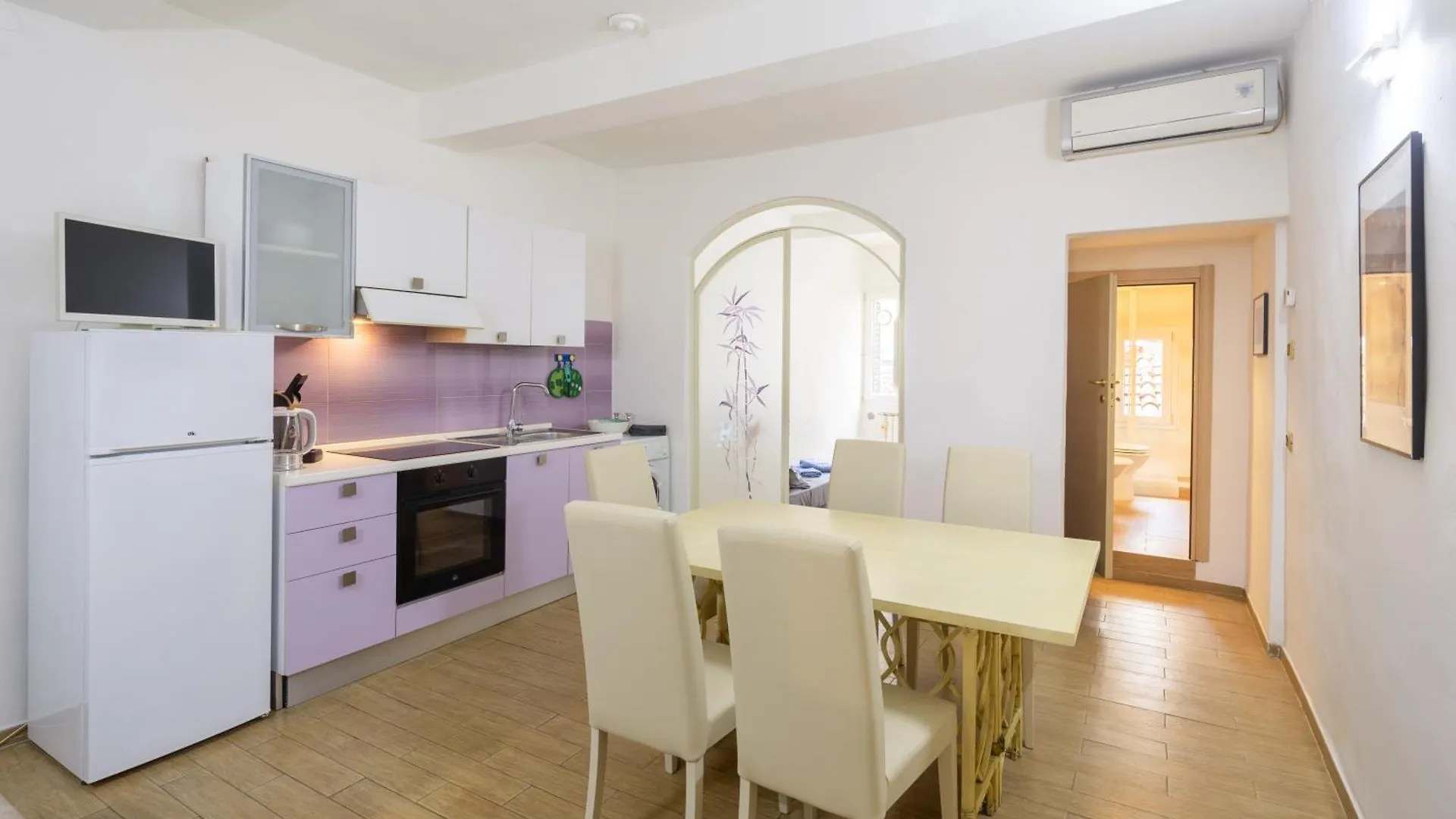 Apartment Home Borgognissanti Florence