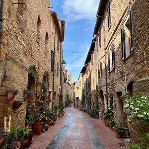 Appartamento Mirella In Centro Storico, Casole dʼElsa